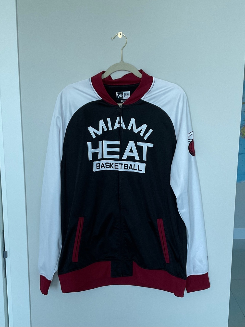 Miami Heat team jacket zippered XL good condition